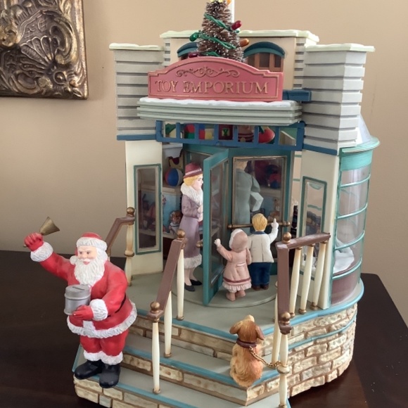 Enesco Toy Emporium music box - Picture 2 of 9